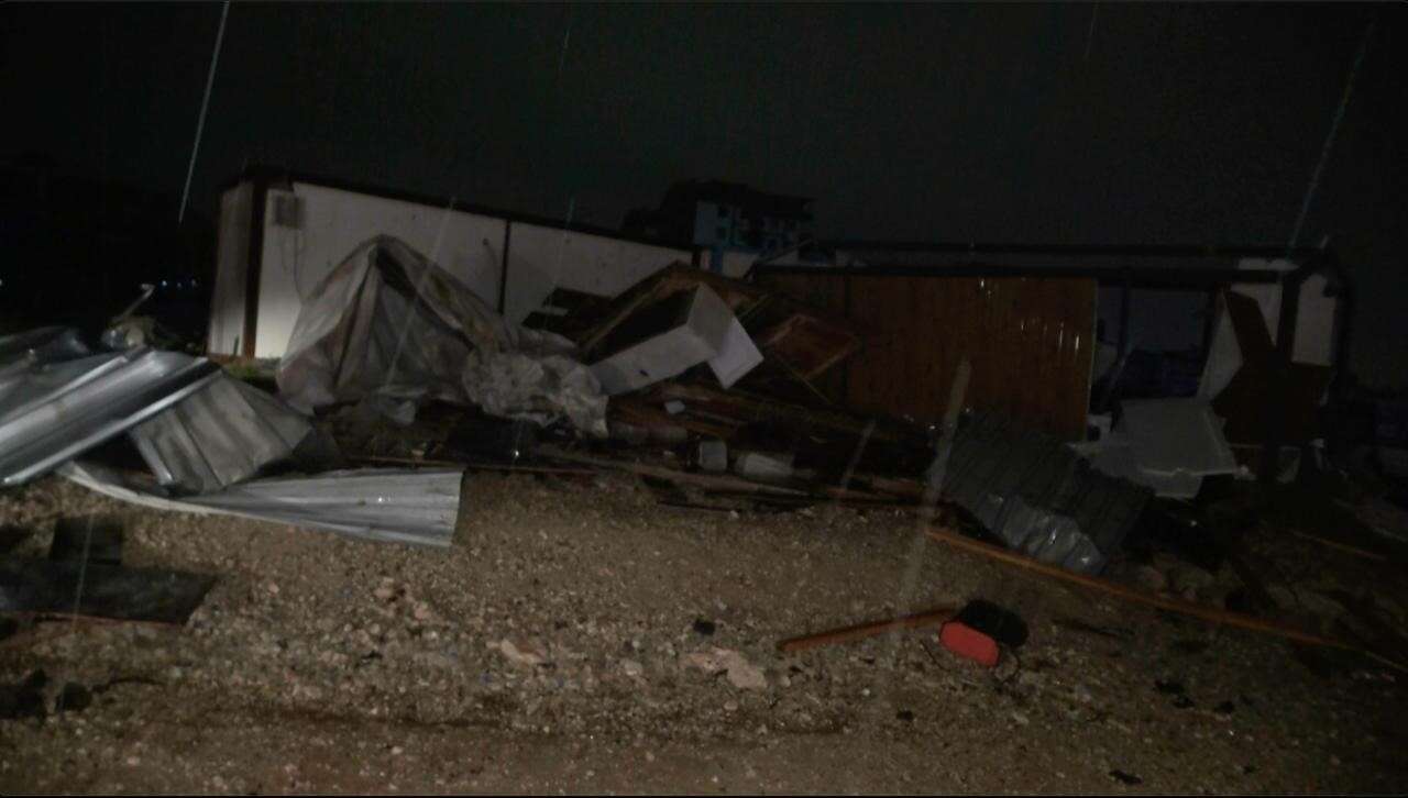 Hortum işçi konteynerlerini parçaladı! 4 ölü, 1 yaralı var 16